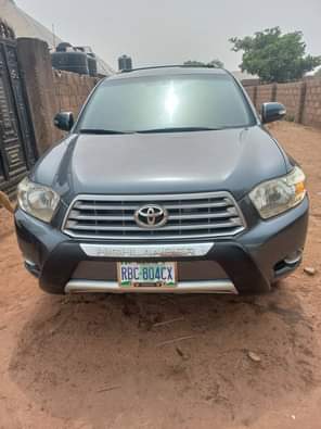 A picture of Toyota high lander 2008 Engine gear is working perfectly buy