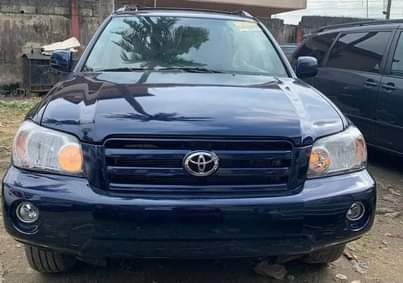 A picture of URGENT SERIOUS BUYERS ONLY Foreign used Toyota Highlander Year 2005