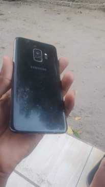 A picture of Samsung s9