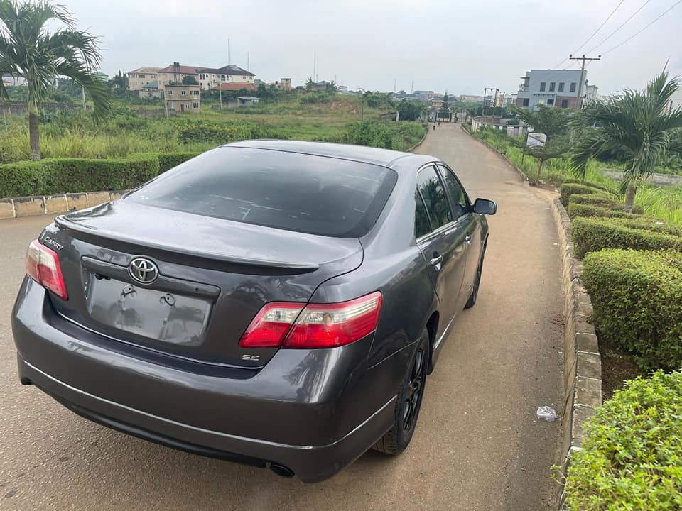 A picture of Camry 09