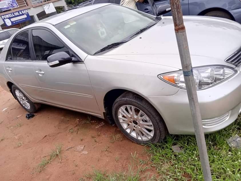 A picture of Clean Toyota Camry car