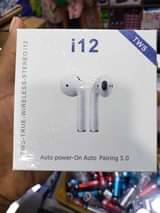 A picture of OFA MPYA KATIKA KIPINDI HIKI CHA SIKUKUU Pata Earpods zako
