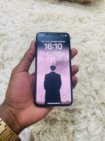 A picture of iPhone Xs Mac 256 GB Tsh 460K