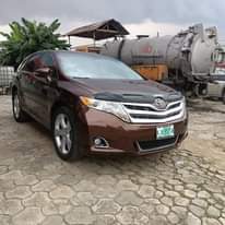 A picture of NEATLY USED 2010 MODEL TOYOTA VENZA Absolutely nothing to fix