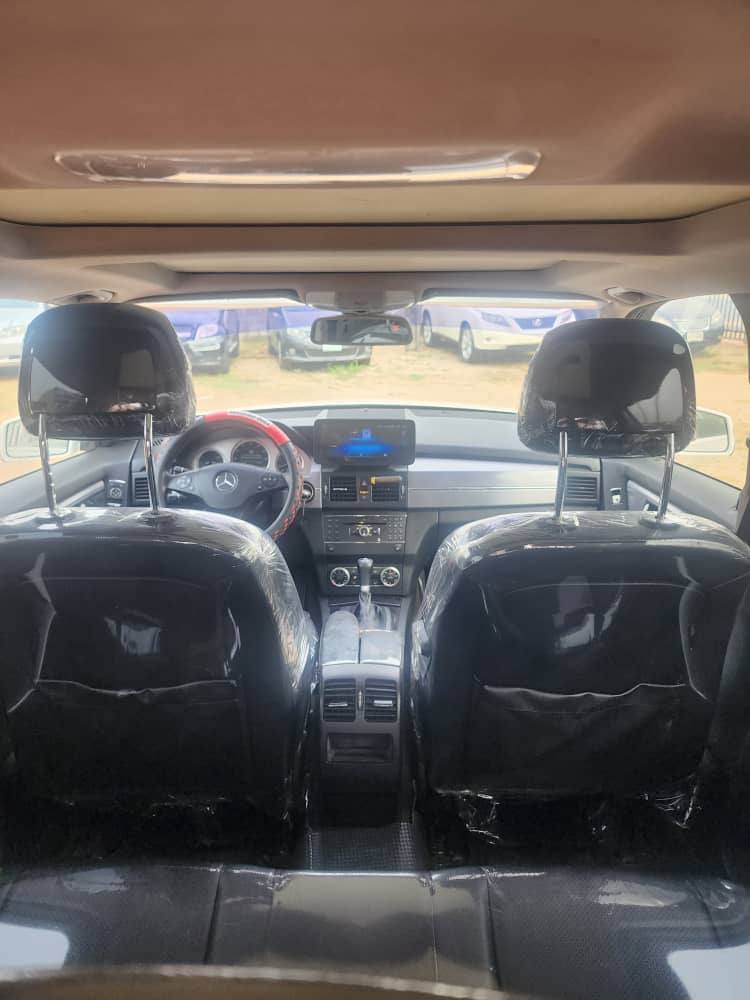 A picture of grade 2010 Glk350