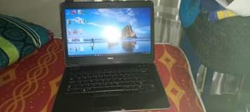 A picture of Dell laptop