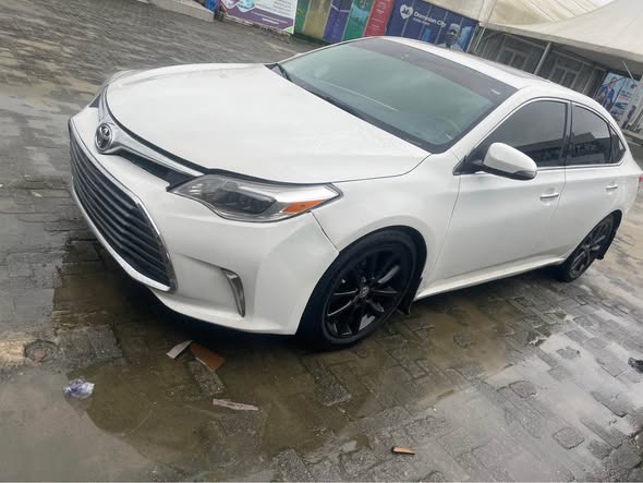 A picture of Foreign used 2013 Toyota Avalon Limited Edition