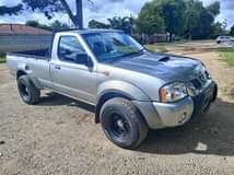 used nissan np300