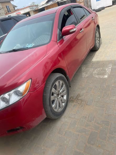 A picture of Toyota Camry 2008 model 4plugs engine and gear perfect a
