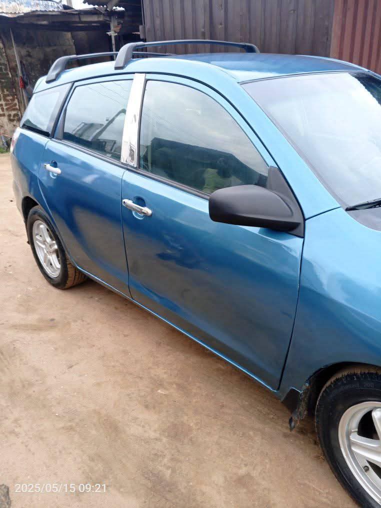 A picture of Toyota matrix 07