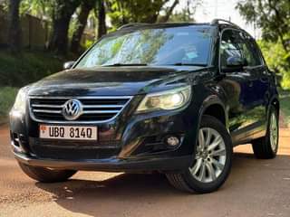 A picture of 2010 Volkswagen Tiguan