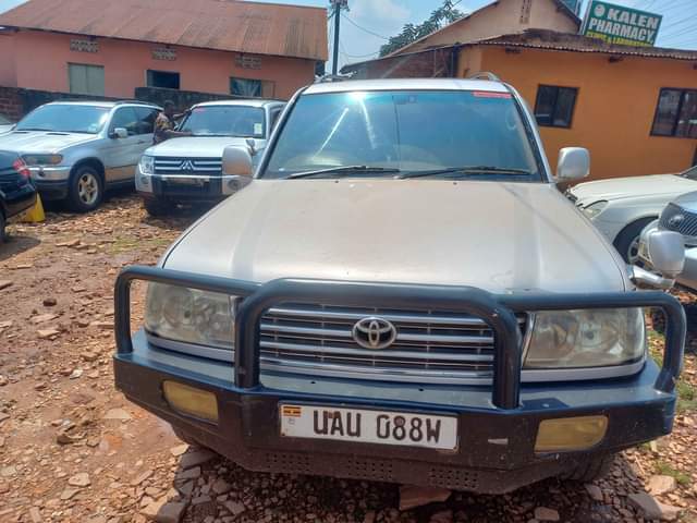 A picture of Land cruiser V8