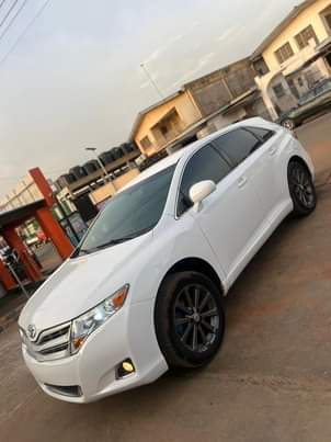 A picture of Toyota venza 011