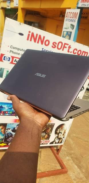 A picture of Asus in sell call me 0704678066 0785023470