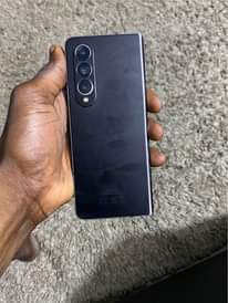 A picture of Samsung galaxy Z fold 4