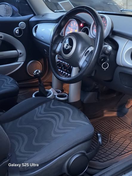 A picture of Mini Cooper manual transmission 2008