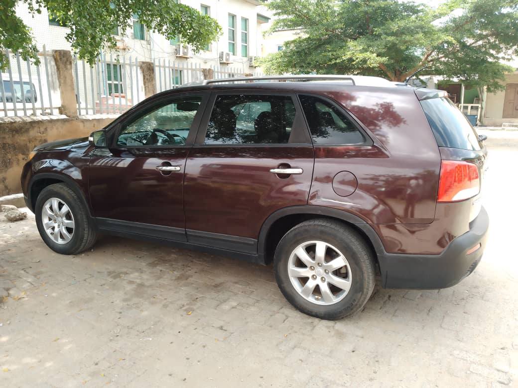 A picture of 2013 Kia Sorento Tokunbo Standard