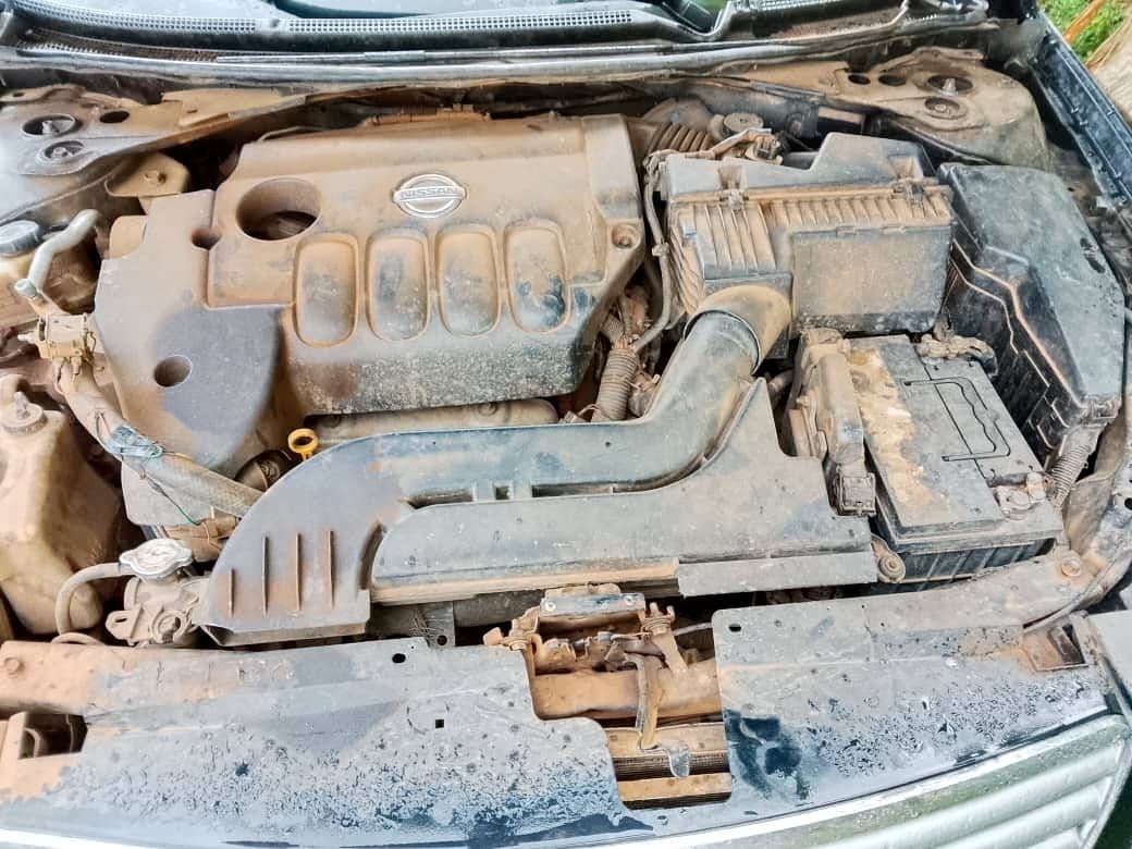 A picture of 09 Nissan Altima
