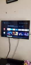 A picture of Hisense 32 inches smart tv for sell