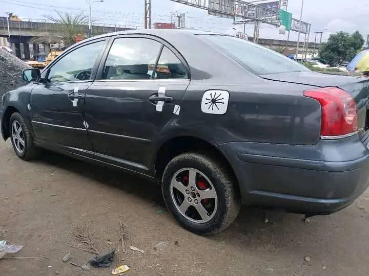 A picture of 2006 Toyota Avensis