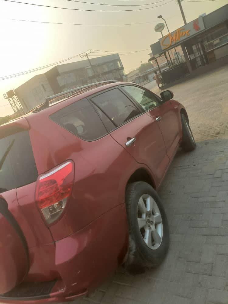 A picture of Nigeria use 08 Toyota RAV4 for sale location ajah