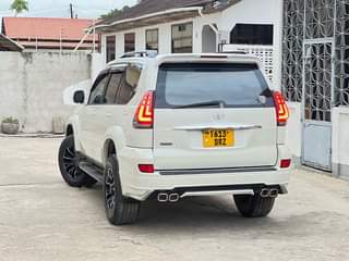 A picture of TOYOTA LANDCRUISER PRADO