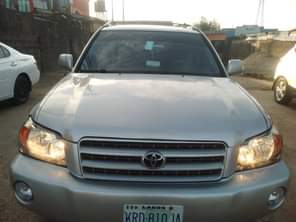 A picture of Neatly used Toyota Highlander for sale engine and gear is