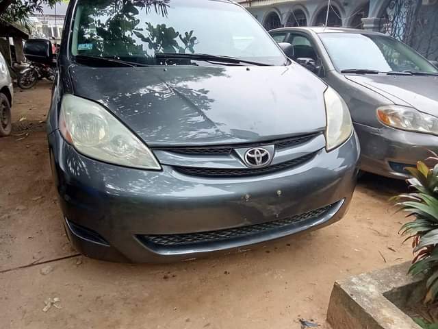 A picture of 2007 Toyota sienna Sienna