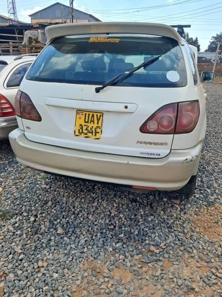 A picture of Toyota Harrier 0700327795