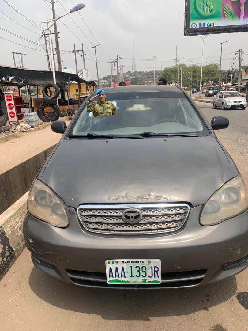 A picture of Toyota Corolla 04