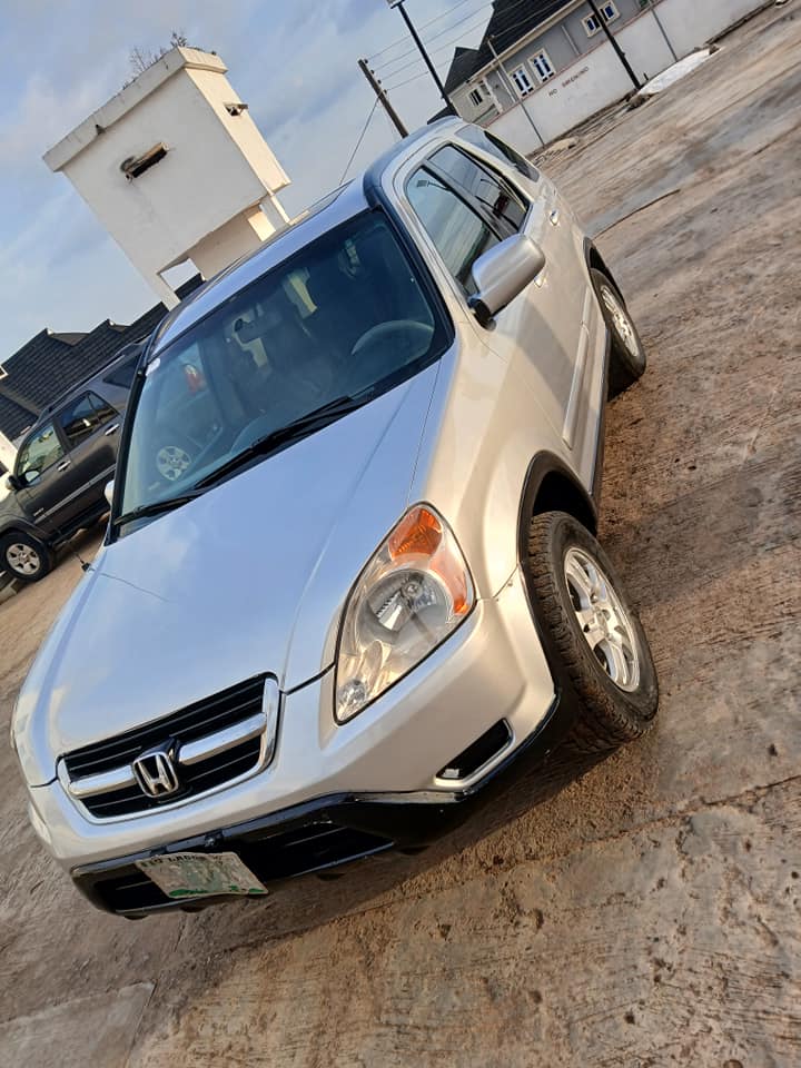 A picture of Honda CRV 2006 model FIRSTBODY 4plugs 07032131470