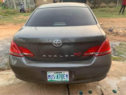 A picture of Toyota Avalon 07 09013160359