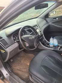 A picture of Hyundai sonata 2012