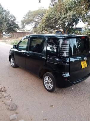 used toyota sienta