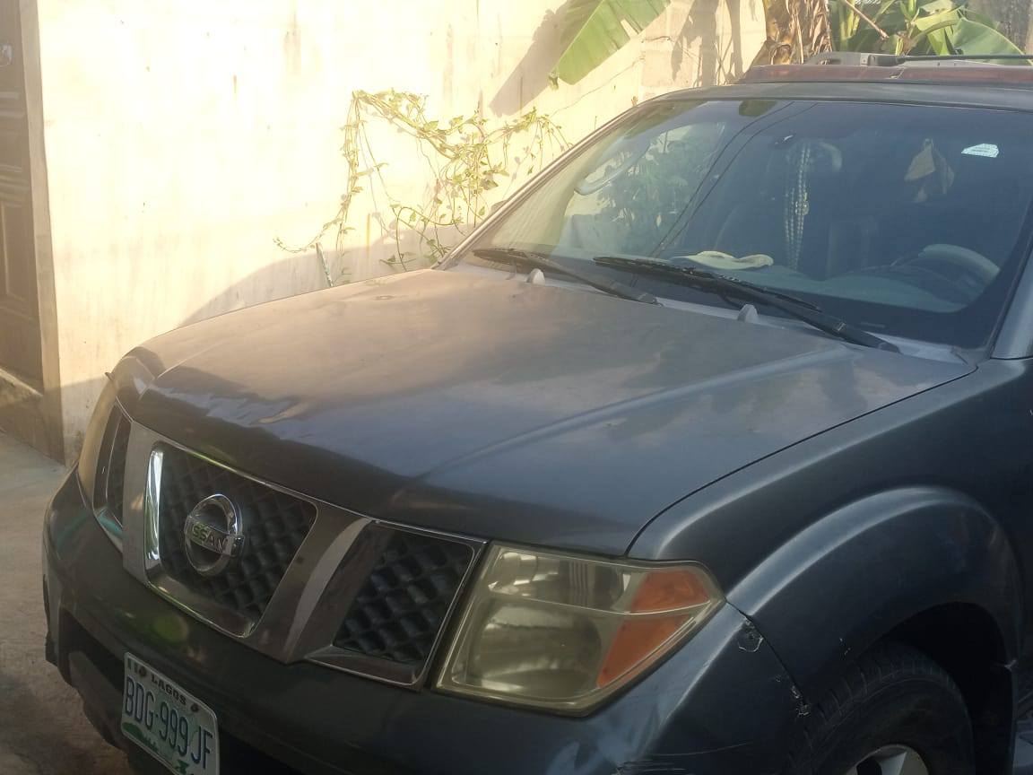A picture of Nissan highlander 2006