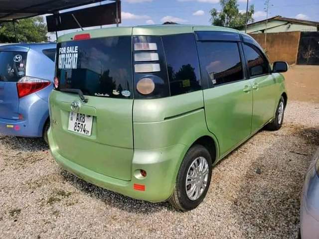 toyota sienta