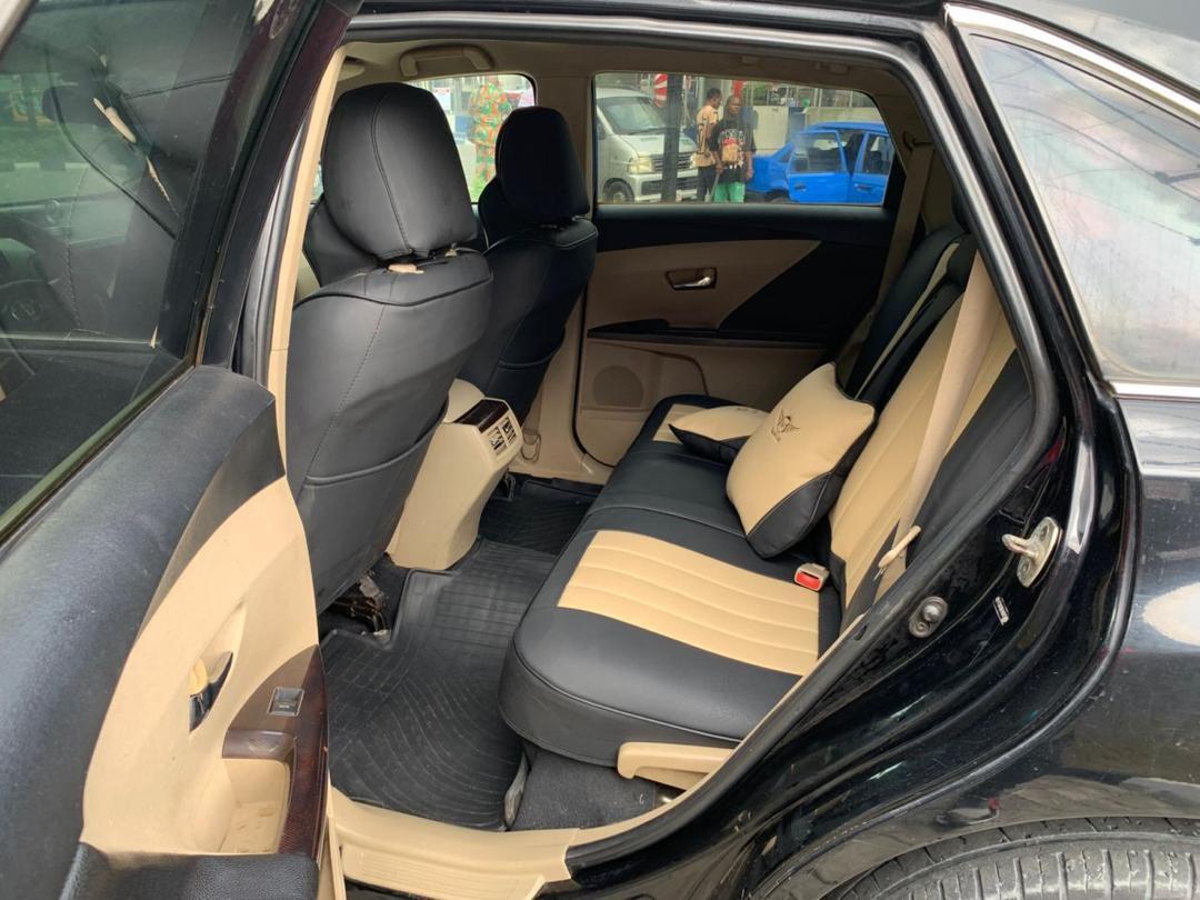 A picture of 2010 Toyota venza