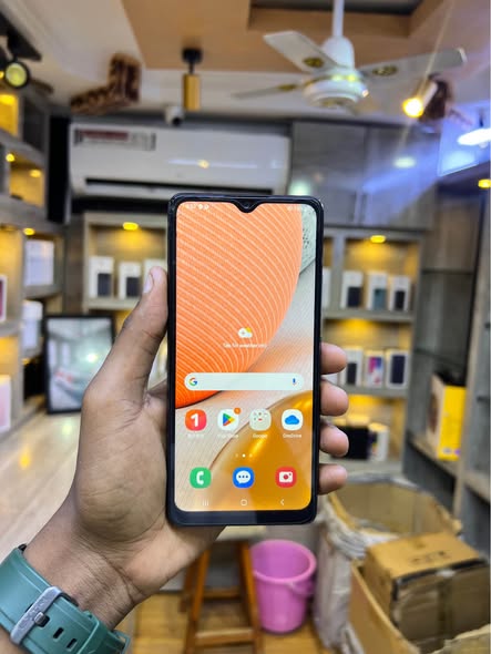A picture of Samsung A42 storage 128GB Price 155 000 K Koo jengo