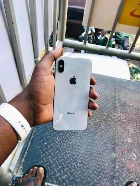 A picture of iphone x