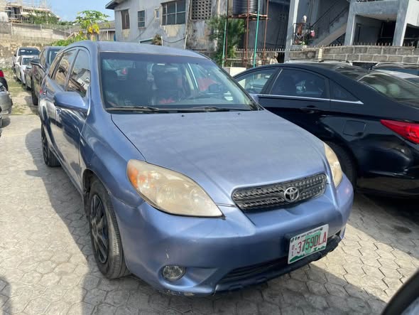 A picture of Toyota matrix 2005