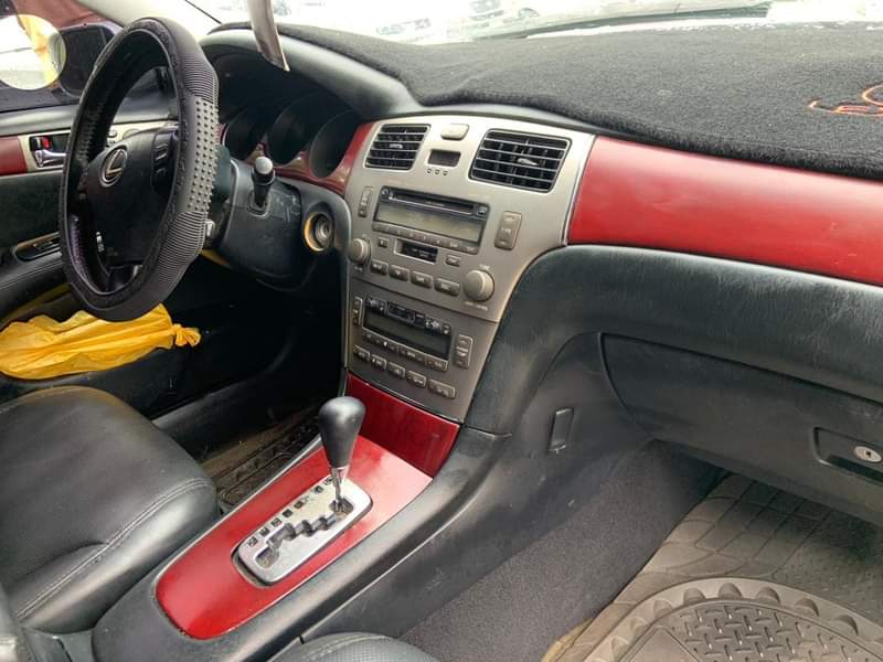 A picture of Toks grade 2005 Lexus es330 too sharp engine factory sealed