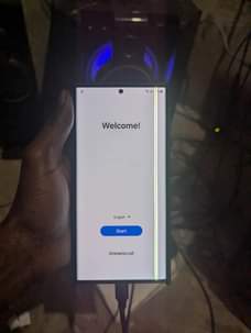 A picture of Samsung S22 ultra Gb 128 ram 12