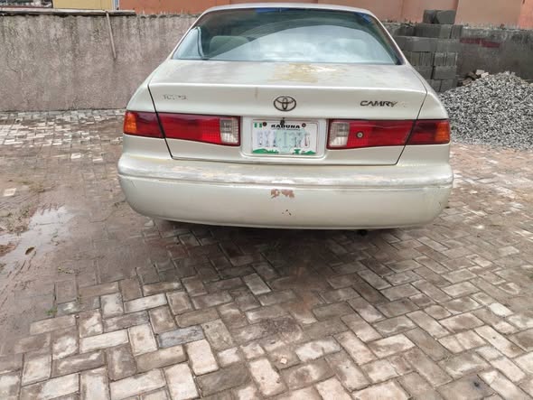 A picture of 2002model Toyota Camry with sound untouched engine