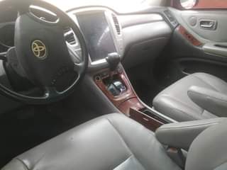 A picture of TOYOTA HIGHLANDER 2005 PRICE 5.3M LOCTAION IKEJA CONTACT 09067100690 BUYER