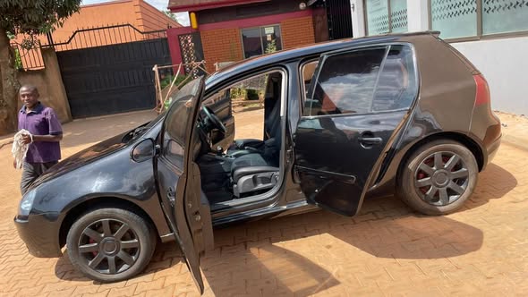 A picture of Golf 5 on sale at 12m Ugx negotiable