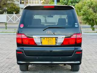 A picture of TOYOTA ALPHARD