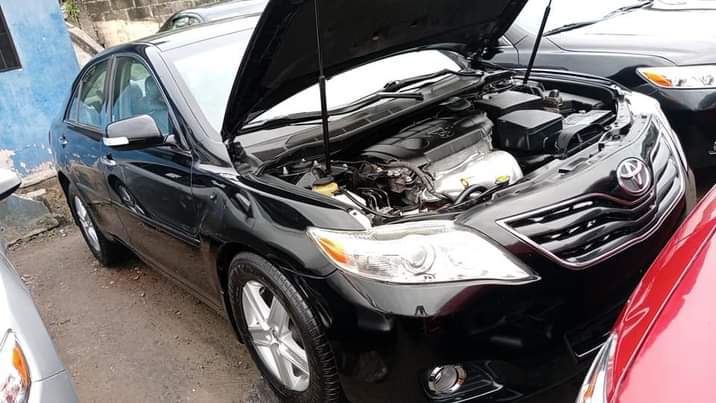 A picture of Toyota Camry XLE 2011 model 4plugs tomp start