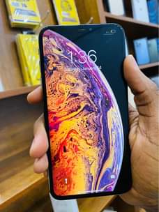 A picture of iPhone XS Max 64gb Face ID