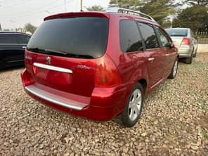 A picture of Clean used peugeaot 307 sw manual drive wagon with duty