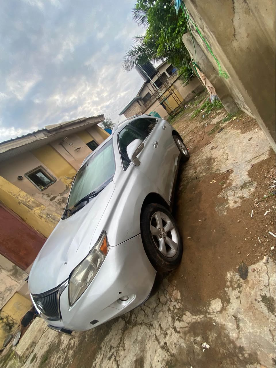 A picture of Rx350 2012 model